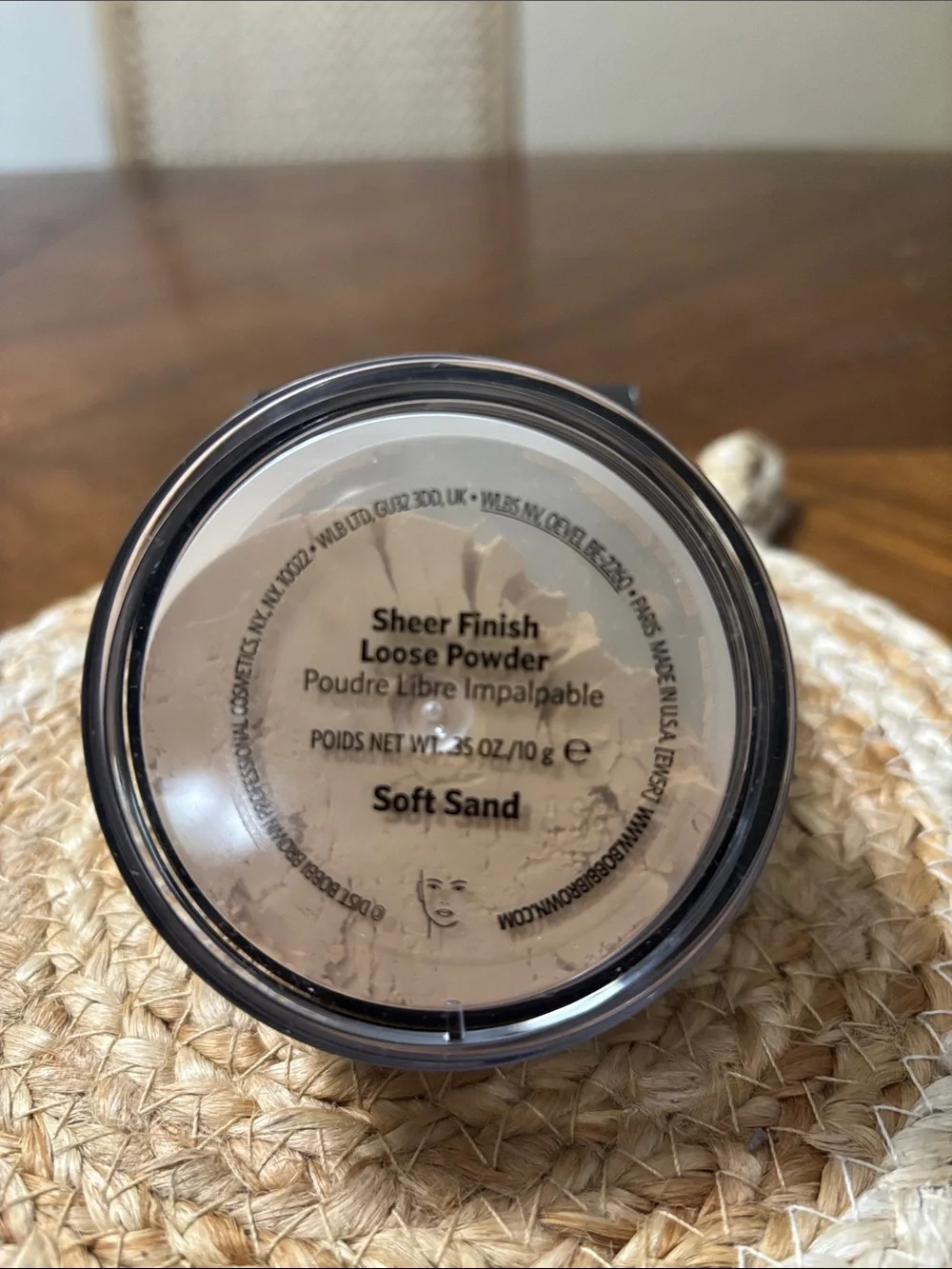 Bobbi Brown Sheer Finish Loose Powder - Soft Sand Beige